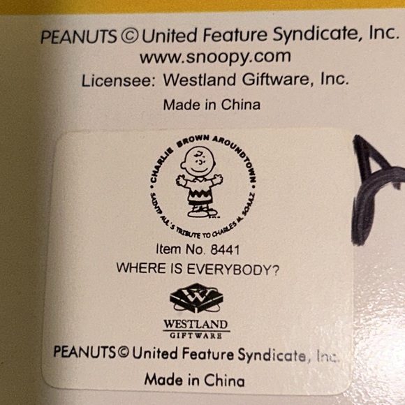 🎊Charlie Brown Around Town figurine - Picture 7 of 7
